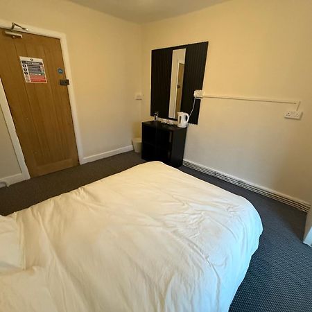 The Phoenix Inn Newport  Extérieur photo